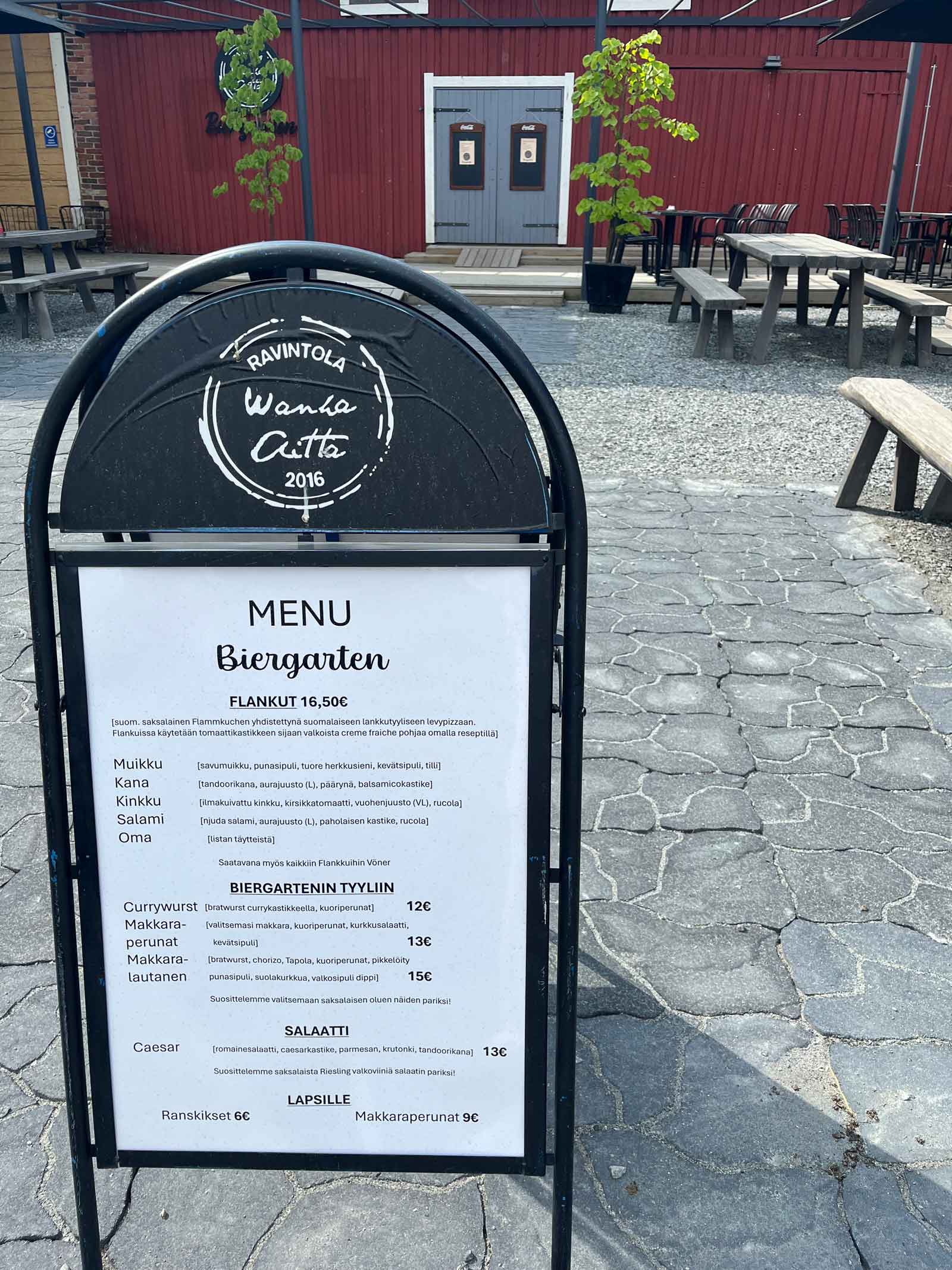 Wanha Aitta Biergarten – kesäterassi Joensuussa Wanha Aitta Biergarten – kesäterassi Joensuussa